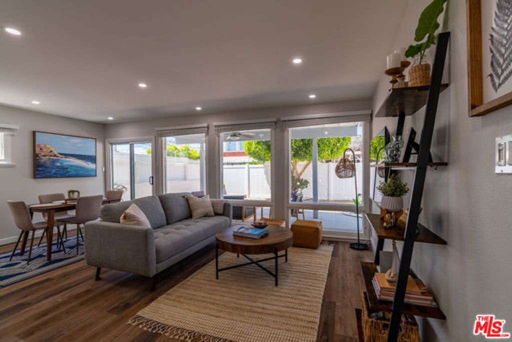 104 Fowling Street, Los Angeles, CA 90293