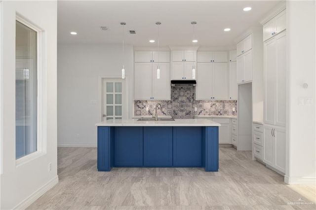 804 N Buxton Avenue, Edinburg, TX 78541