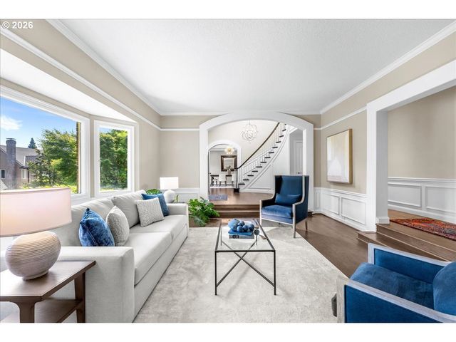 17981 MEADOWLARK Ln, Lake Oswego, OR 97034