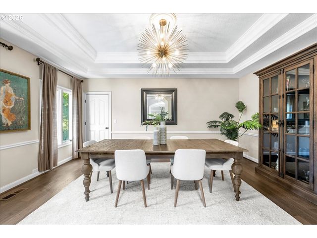 17981 MEADOWLARK Ln, Lake Oswego, OR 97034