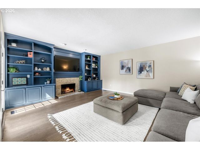17981 MEADOWLARK Ln, Lake Oswego, OR 97034
