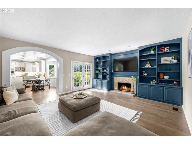17981 MEADOWLARK Ln, Lake Oswego, OR 97034