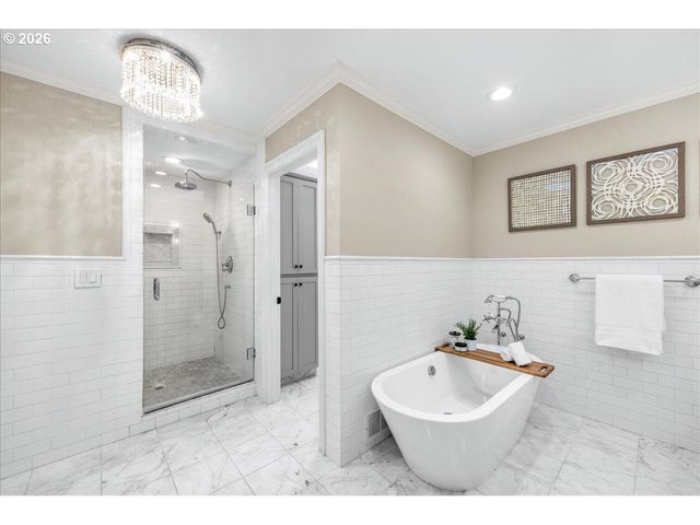 17981 MEADOWLARK Ln, Lake Oswego, OR 97034