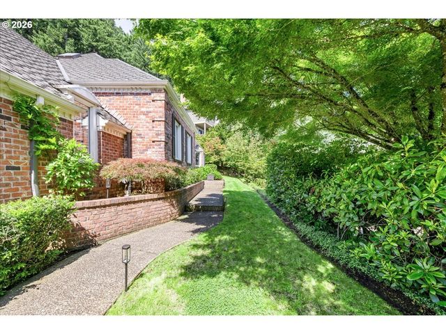17981 MEADOWLARK Ln, Lake Oswego, OR 97034