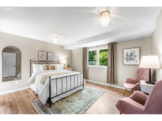 17981 MEADOWLARK Ln, Lake Oswego, OR 97034