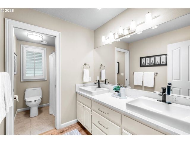 17981 MEADOWLARK Ln, Lake Oswego, OR 97034