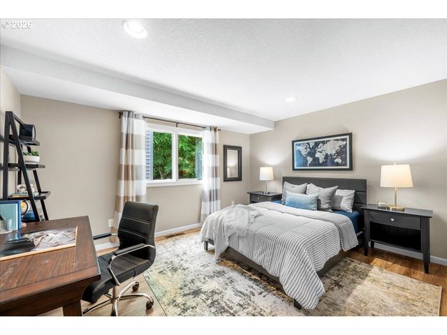 17981 MEADOWLARK Ln, Lake Oswego, OR 97034