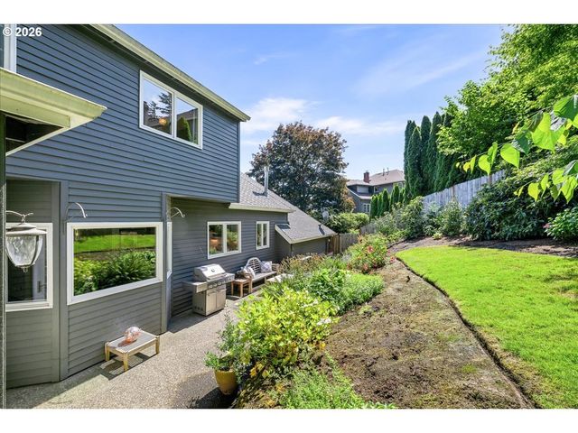 17981 MEADOWLARK Ln, Lake Oswego, OR 97034