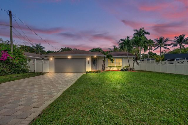 2052 SW 28th Way, Fort Lauderdale, FL 33312