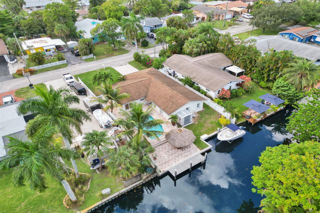 2052 SW 28th Way, Fort Lauderdale, FL 33312