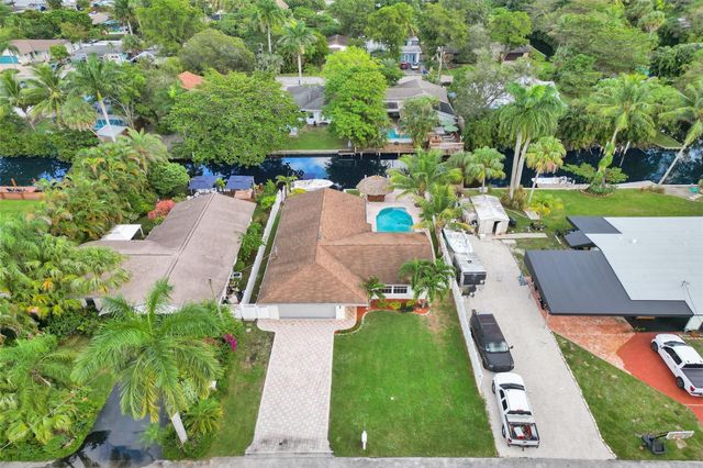 2052 SW 28th Way, Fort Lauderdale, FL 33312
