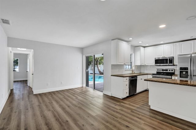 2052 SW 28th Way, Fort Lauderdale, FL 33312