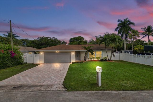 2052 SW 28th Way, Fort Lauderdale, FL 33312