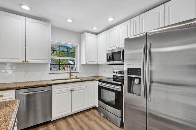 2052 SW 28th Way, Fort Lauderdale, FL 33312