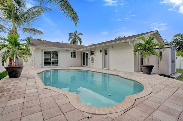 2052 SW 28th Way, Fort Lauderdale, FL 33312