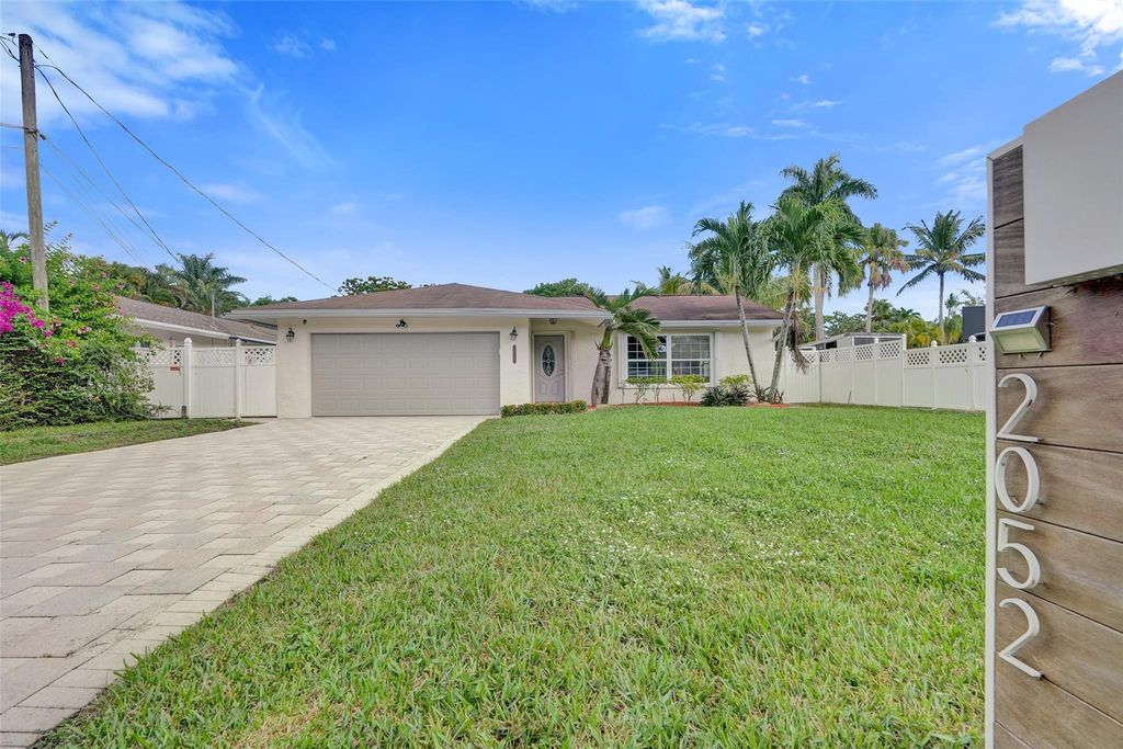 2052 SW 28th Way, Fort Lauderdale, FL 33312