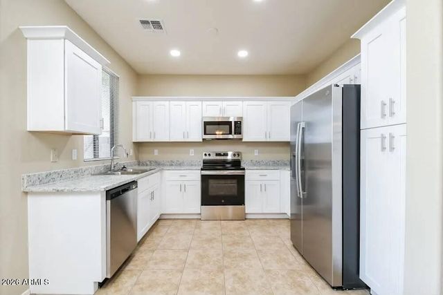 40092 N Calabria St Neck, San Tan Valley, AZ 85140