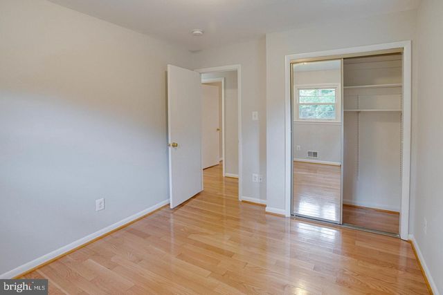 12026 WAPLES MILL RD, Oakton, VA 22124