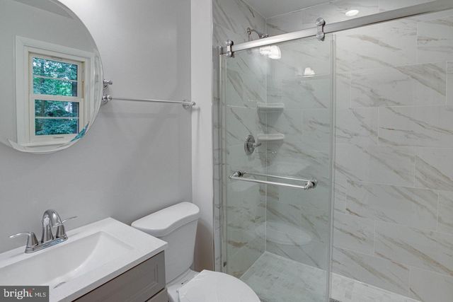 12026 WAPLES MILL RD, Oakton, VA 22124