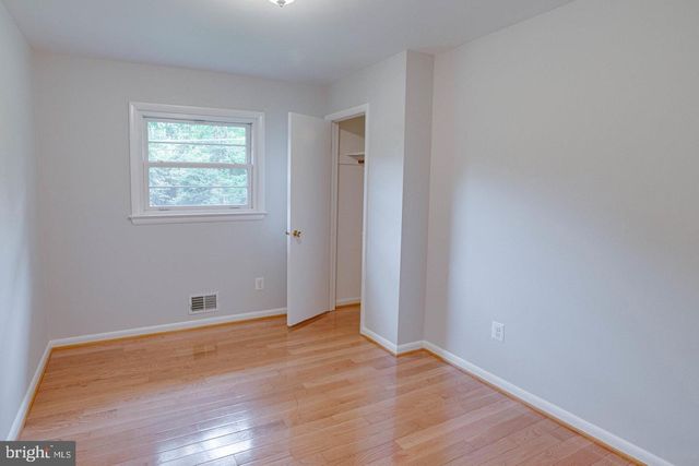 12026 WAPLES MILL RD, Oakton, VA 22124