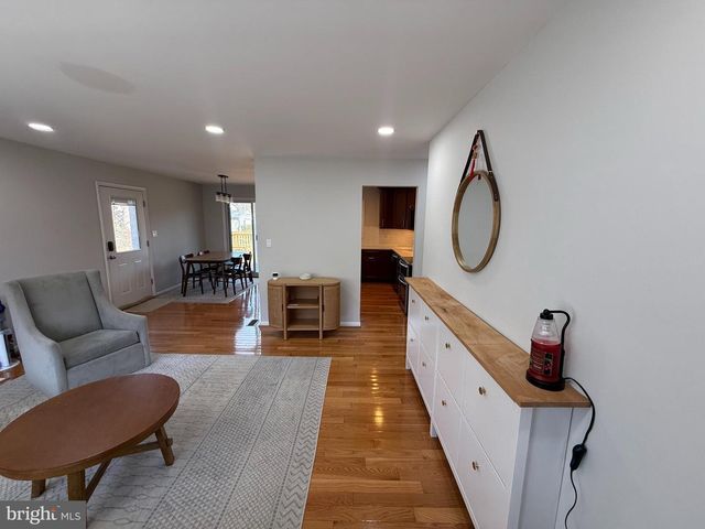 12026 WAPLES MILL RD, Oakton, VA 22124