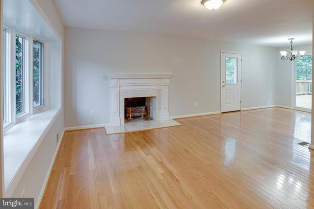 12026 WAPLES MILL RD, Oakton, VA 22124