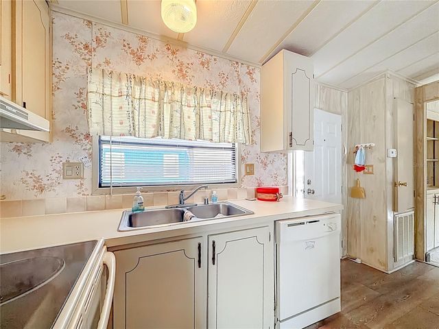 109 LYONIA LANE, Wildwood, FL 34785