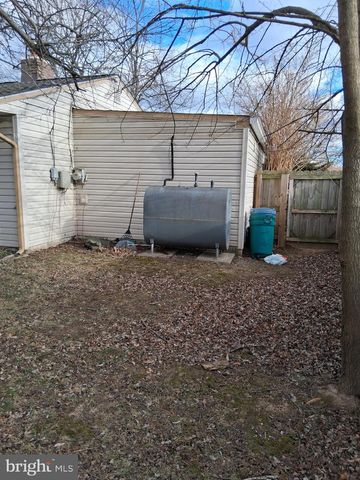 23 BURNING BUSH LN, Levittown, PA 19054