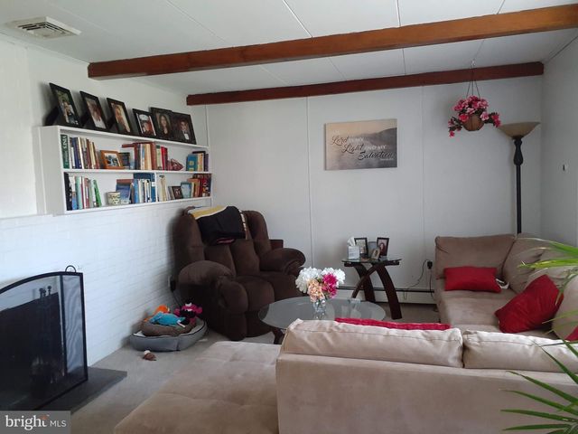 23 BURNING BUSH LN, Levittown, PA 19054