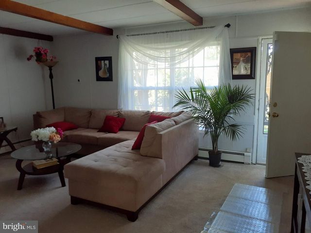 23 BURNING BUSH LN, Levittown, PA 19054