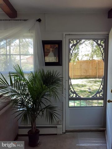 23 BURNING BUSH LN, Levittown, PA 19054