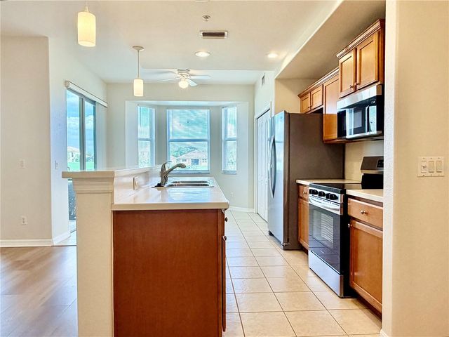 819 FAIRWAYCOVE LANE 102, Bradenton, FL 34212