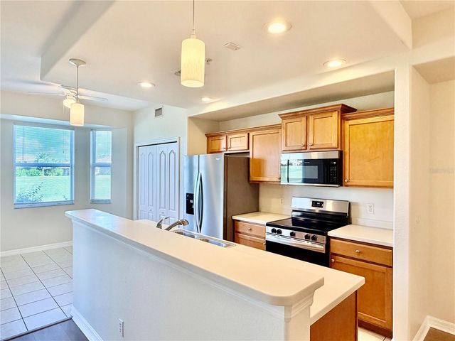 819 FAIRWAYCOVE LANE 102, Bradenton, FL 34212