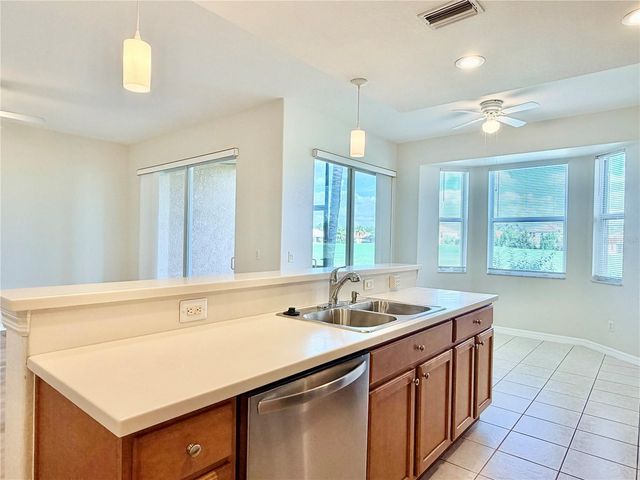 819 FAIRWAYCOVE LANE 102, Bradenton, FL 34212