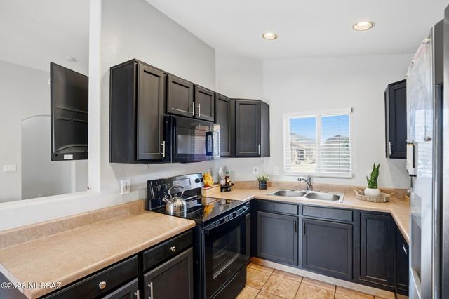 8466 S Burien Road, Tucson, AZ 85747