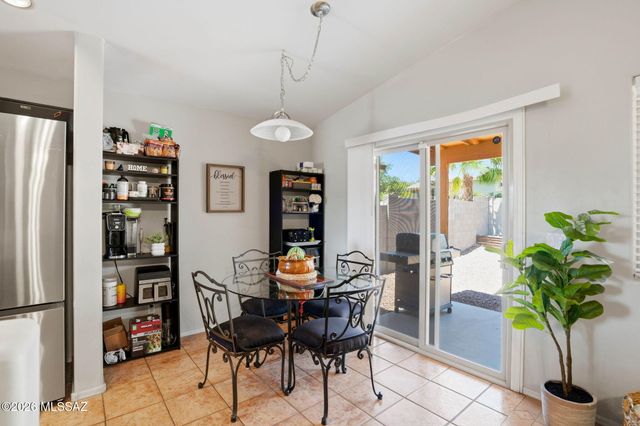 8466 S Burien Road, Tucson, AZ 85747
