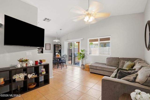 8466 S Burien Road, Tucson, AZ 85747