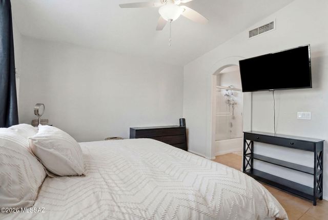 8466 S Burien Road, Tucson, AZ 85747