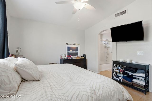8466 S Burien Road, Tucson, AZ 85747