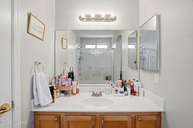 8466 S Burien Road, Tucson, AZ 85747