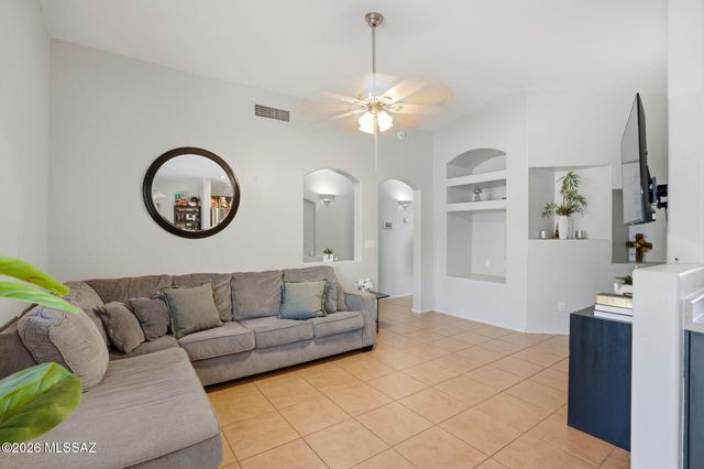 8466 S Burien Road, Tucson, AZ 85747