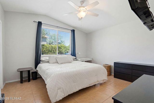 8466 S Burien Road, Tucson, AZ 85747