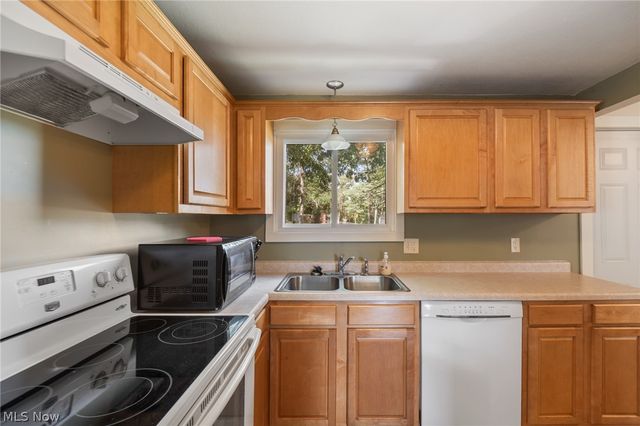 3735 Harrison Avenue NW, Canton, OH 44709