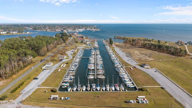 15 Wind Lake Road S, Oriental, NC 28571