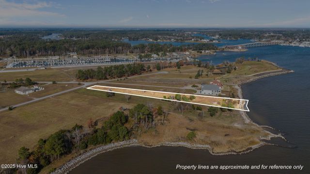 15 Wind Lake Road S, Oriental, NC 28571