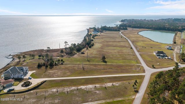 15 Wind Lake Road S, Oriental, NC 28571