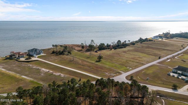 15 Wind Lake Road S, Oriental, NC 28571