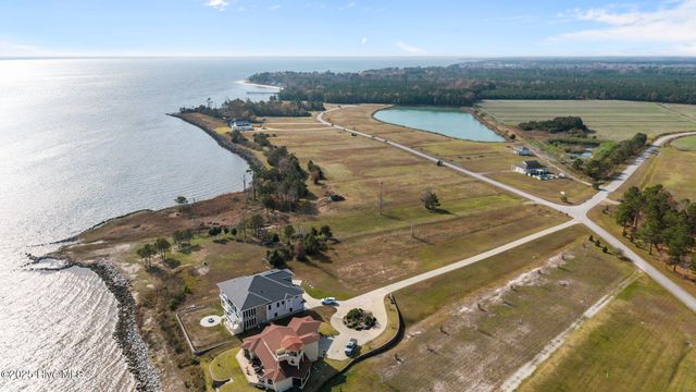 15 Wind Lake Road S, Oriental, NC 28571