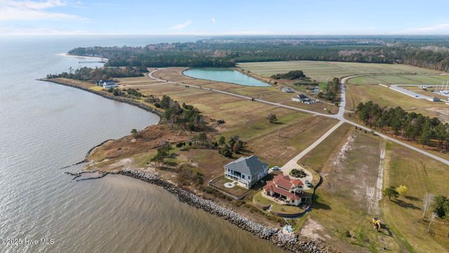 15 Wind Lake Road S, Oriental, NC 28571