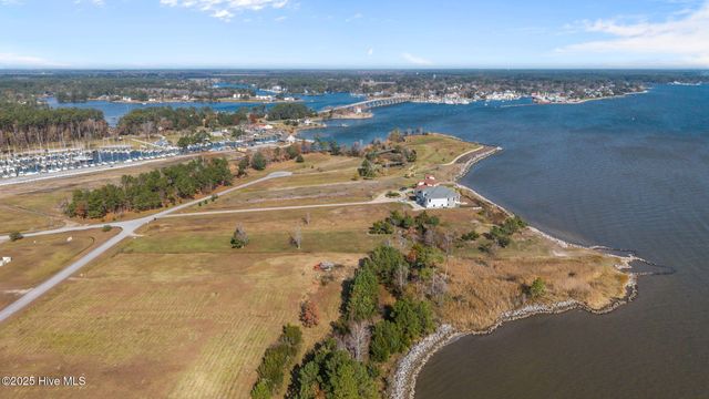 15 Wind Lake Road S, Oriental, NC 28571